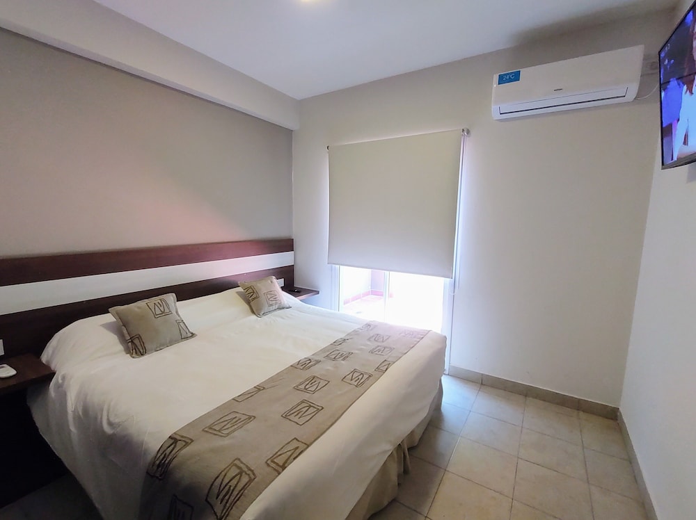 Urquiza Suites Salta 3/15