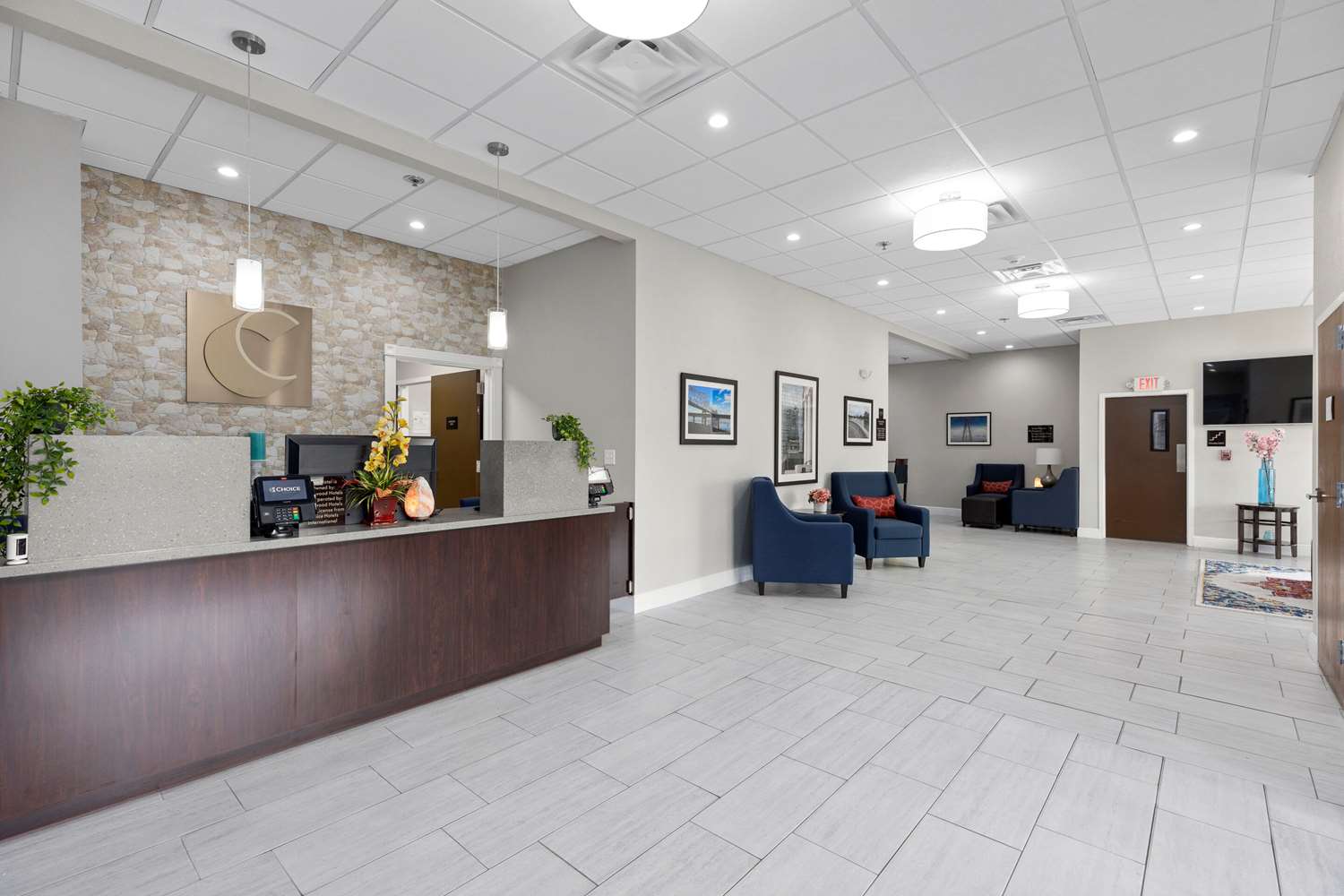 Comfort Inn & Suites Hazelwood - St. Louis 6/21