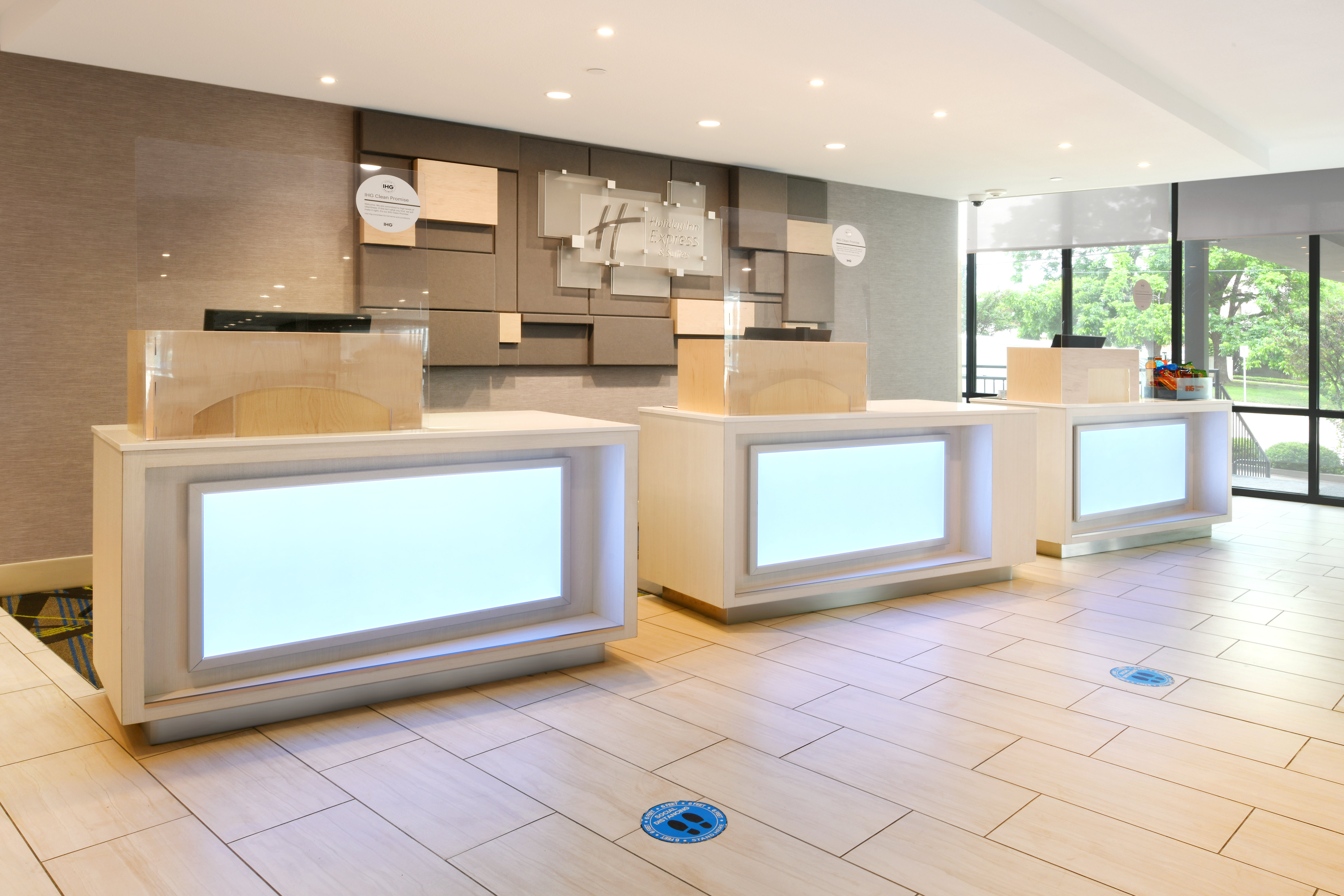 Holiday Inn Express & Suites Downtown Fort Worth 11/55