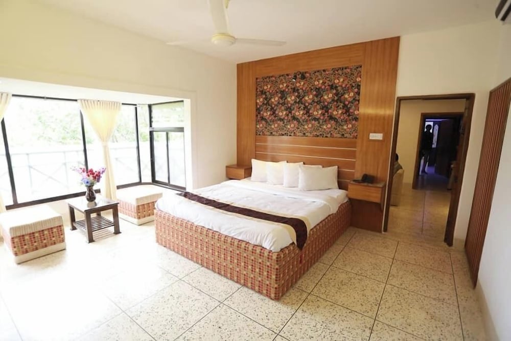 Nagar Valley Hotel 19/50
