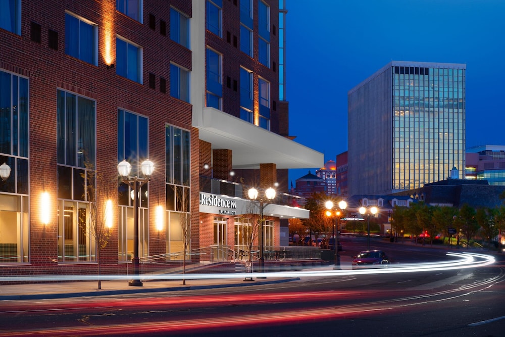 Residence Inn by Marriott St. Louis Clayton 28/33