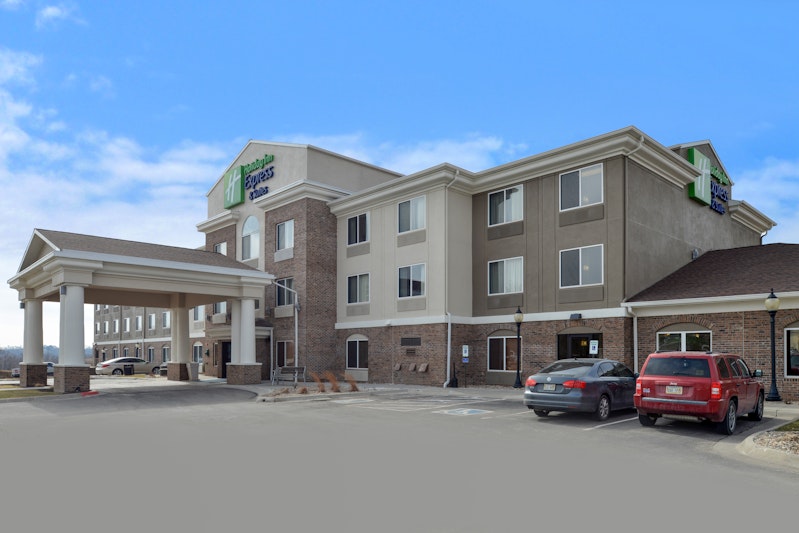 Holiday Inn Express Hotel And Suites Omaha West 46/46