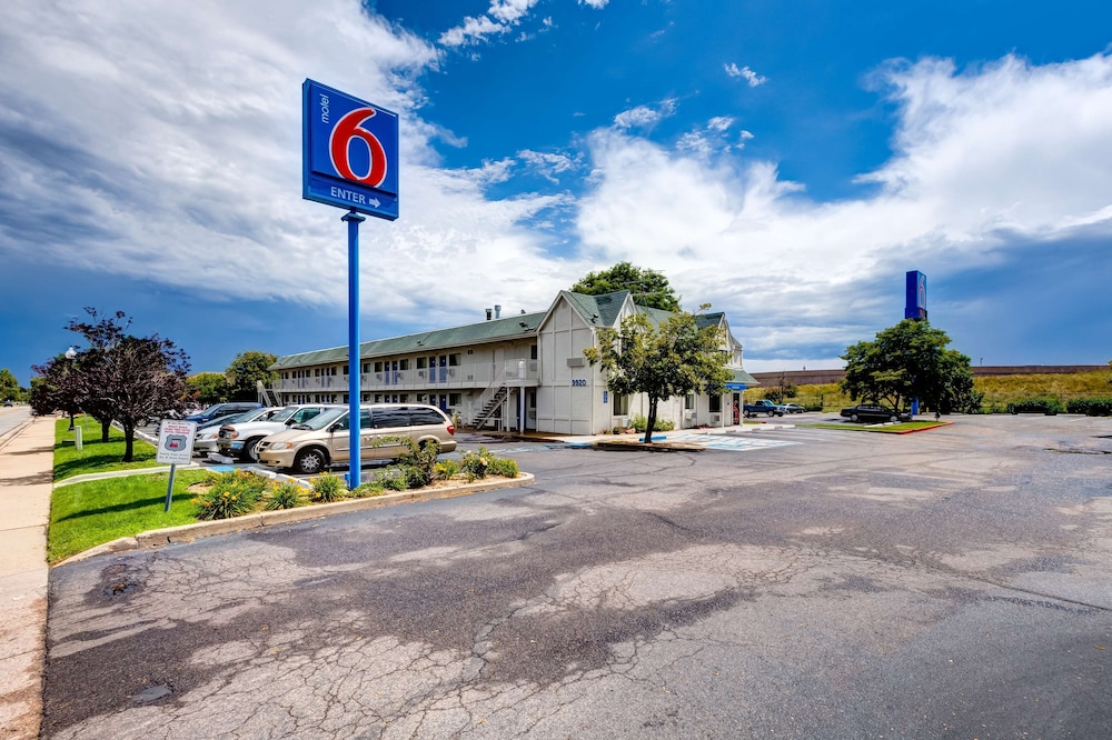 Motel6 Wheat Ridge, CO - West - Denver North 24/34