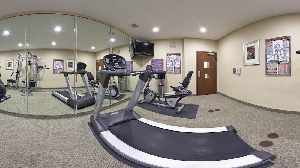Holiday Inn Express Hotel And Suites Carthage 40/79