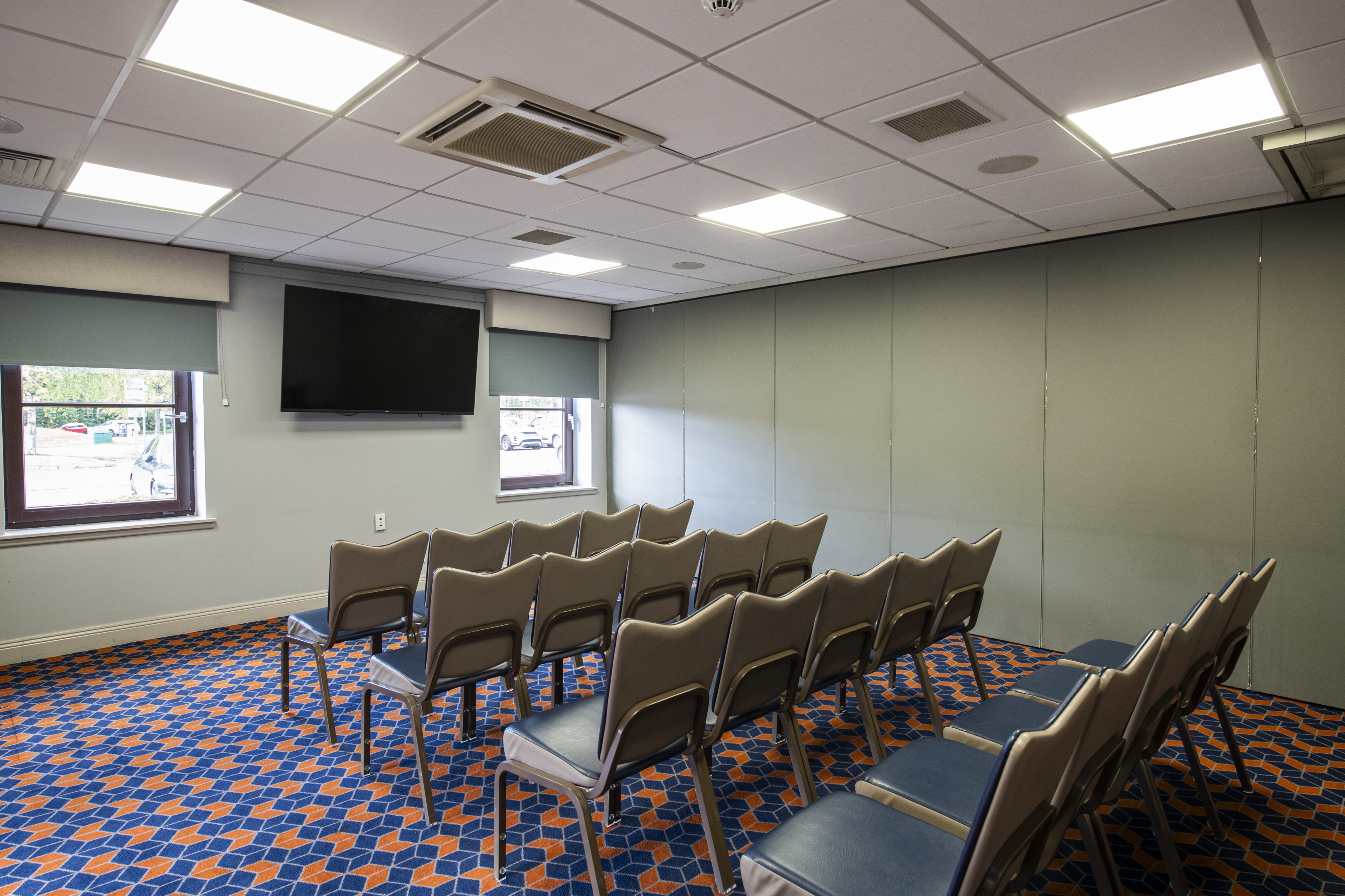 Holiday Inn Express Perth 56/72