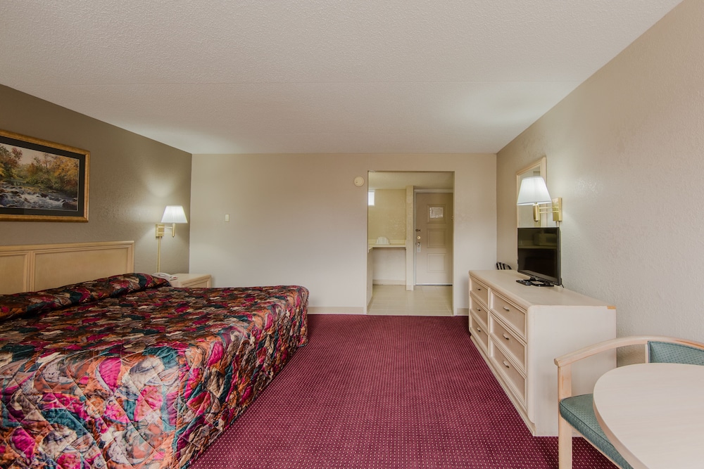 DELUXE, KING BED