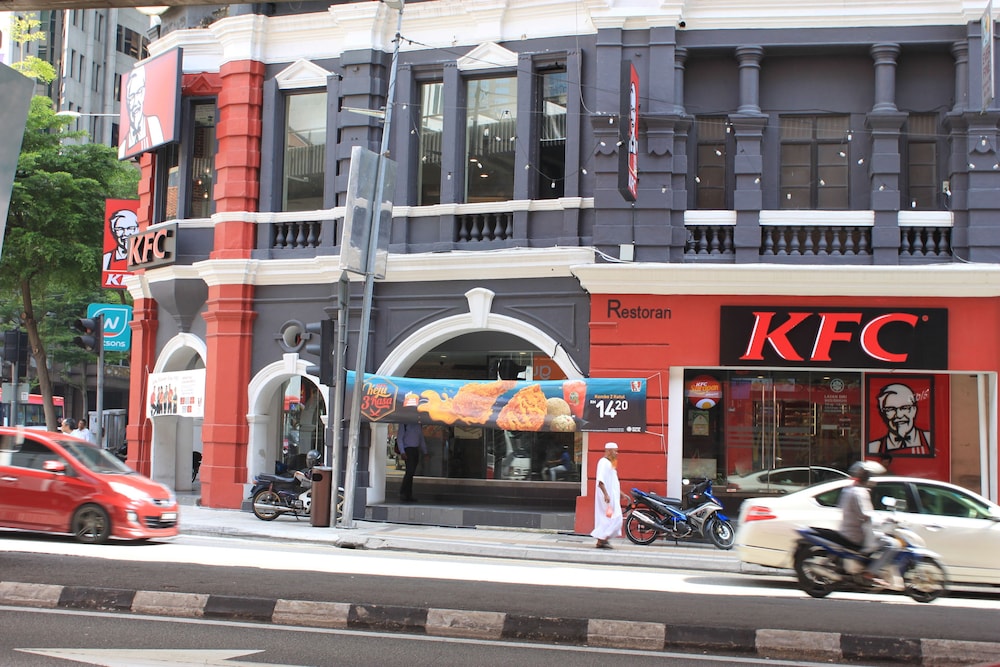 Big M Hotel 2/44