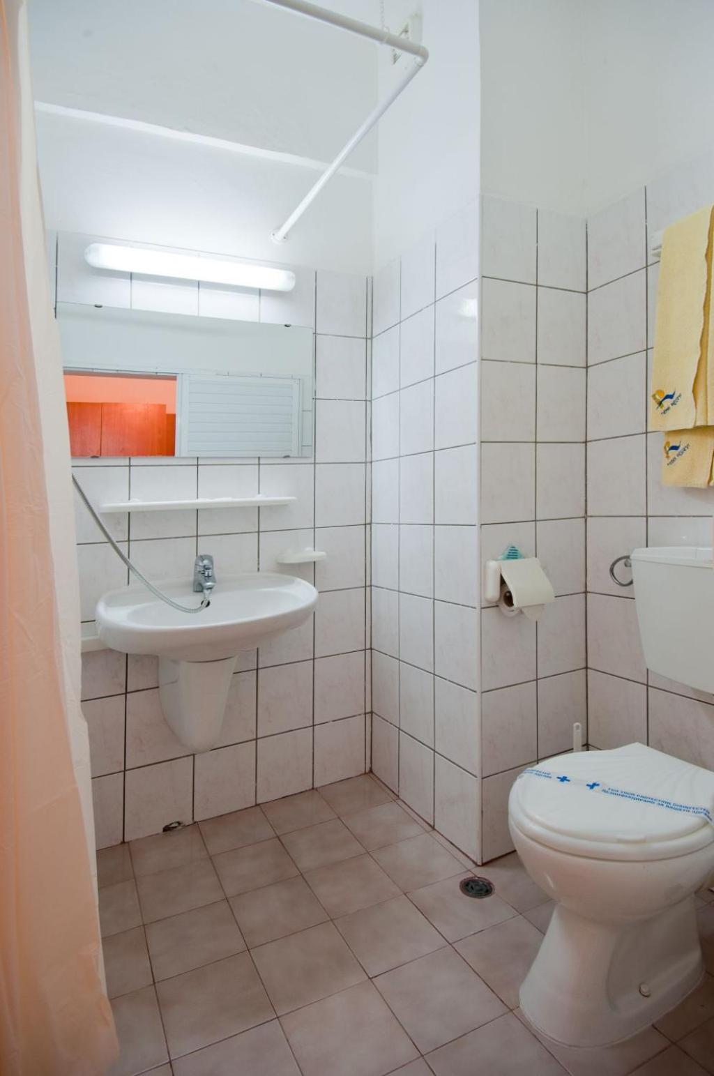 Room, Double or Twin Bed, Balcony, Regina 3/3