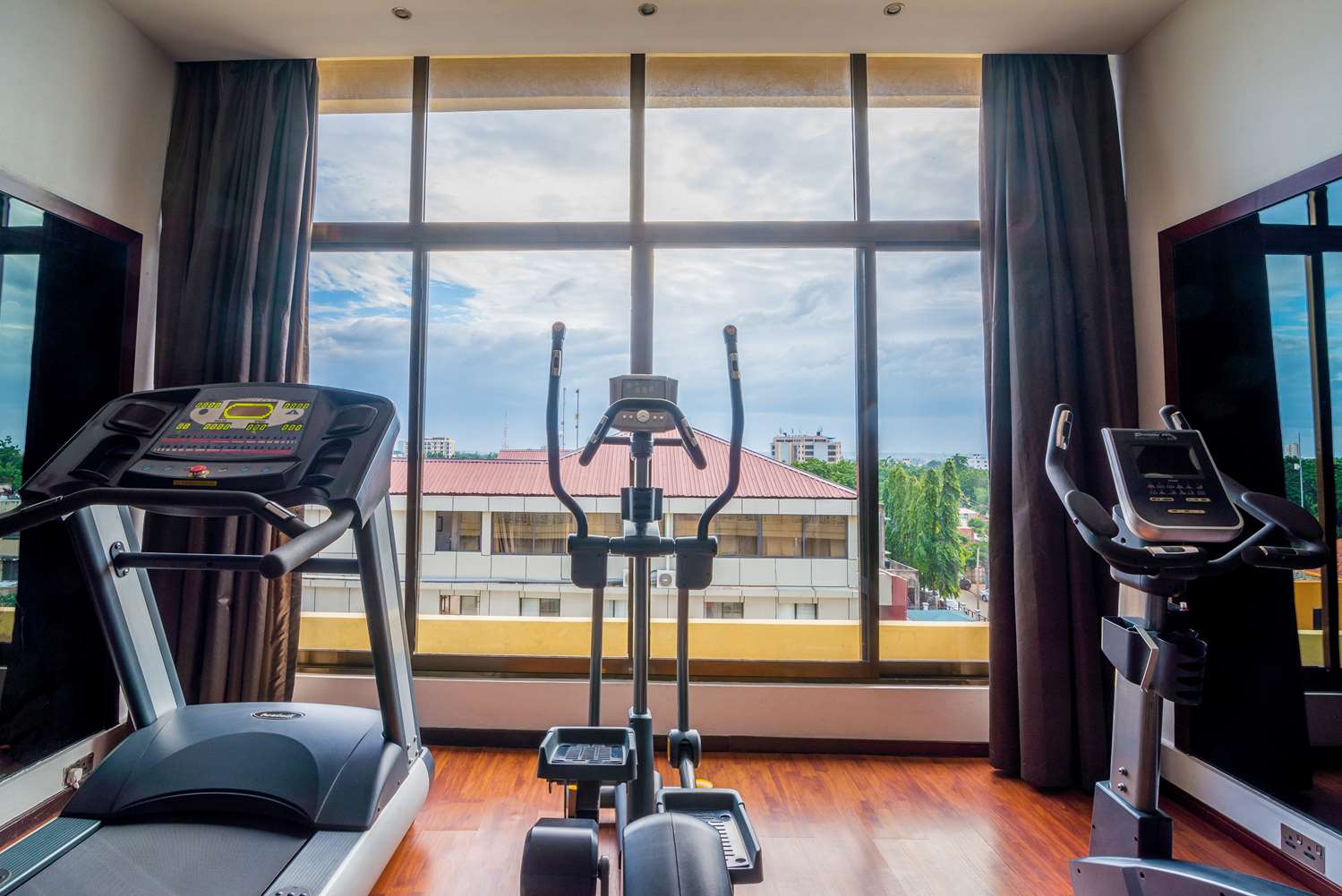 Peninsula Hotel Dar es Salaam 33/60