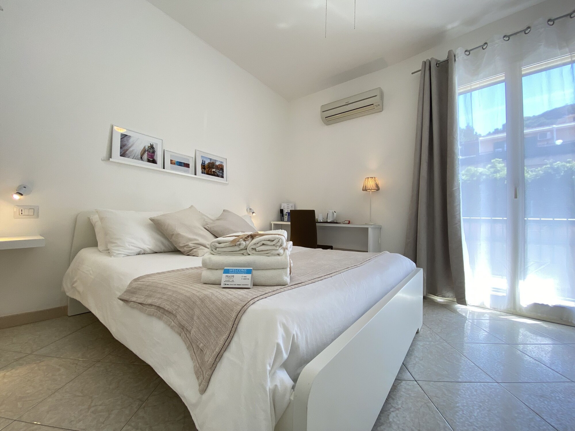 ROOM, DOUBLE BED, MOUNTAIN VIEW, BALCONY