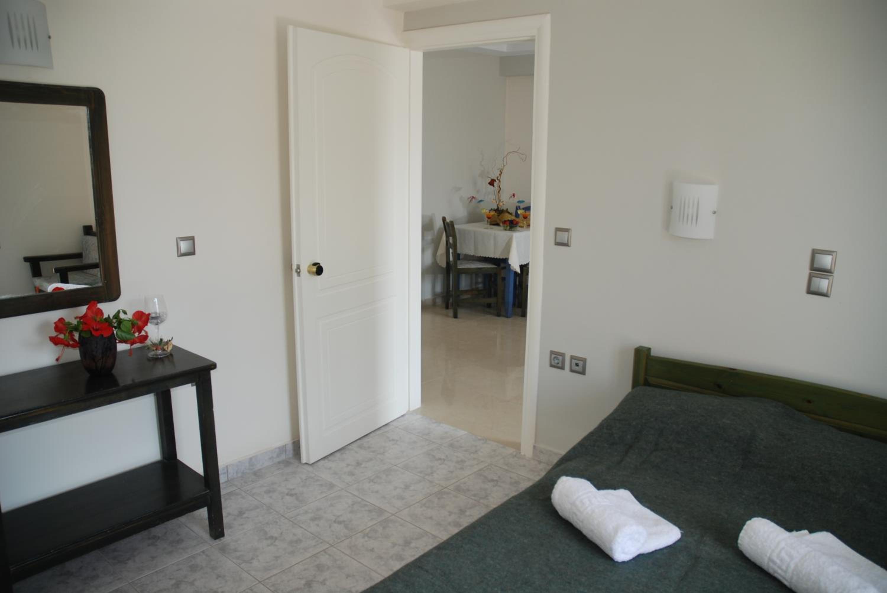 2 Bedrooms, Apartment
