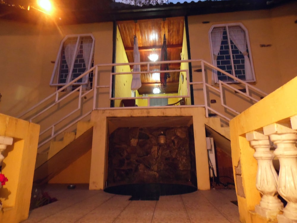 La Casa Amarilla 14/42