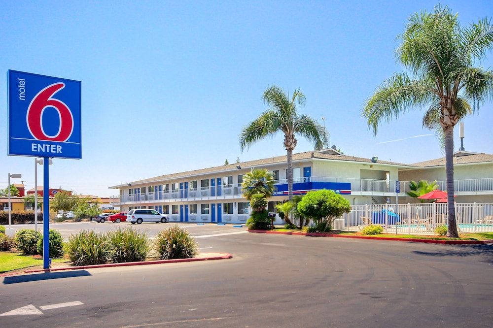 Motel6 Tulare, CA in TULARE - CA