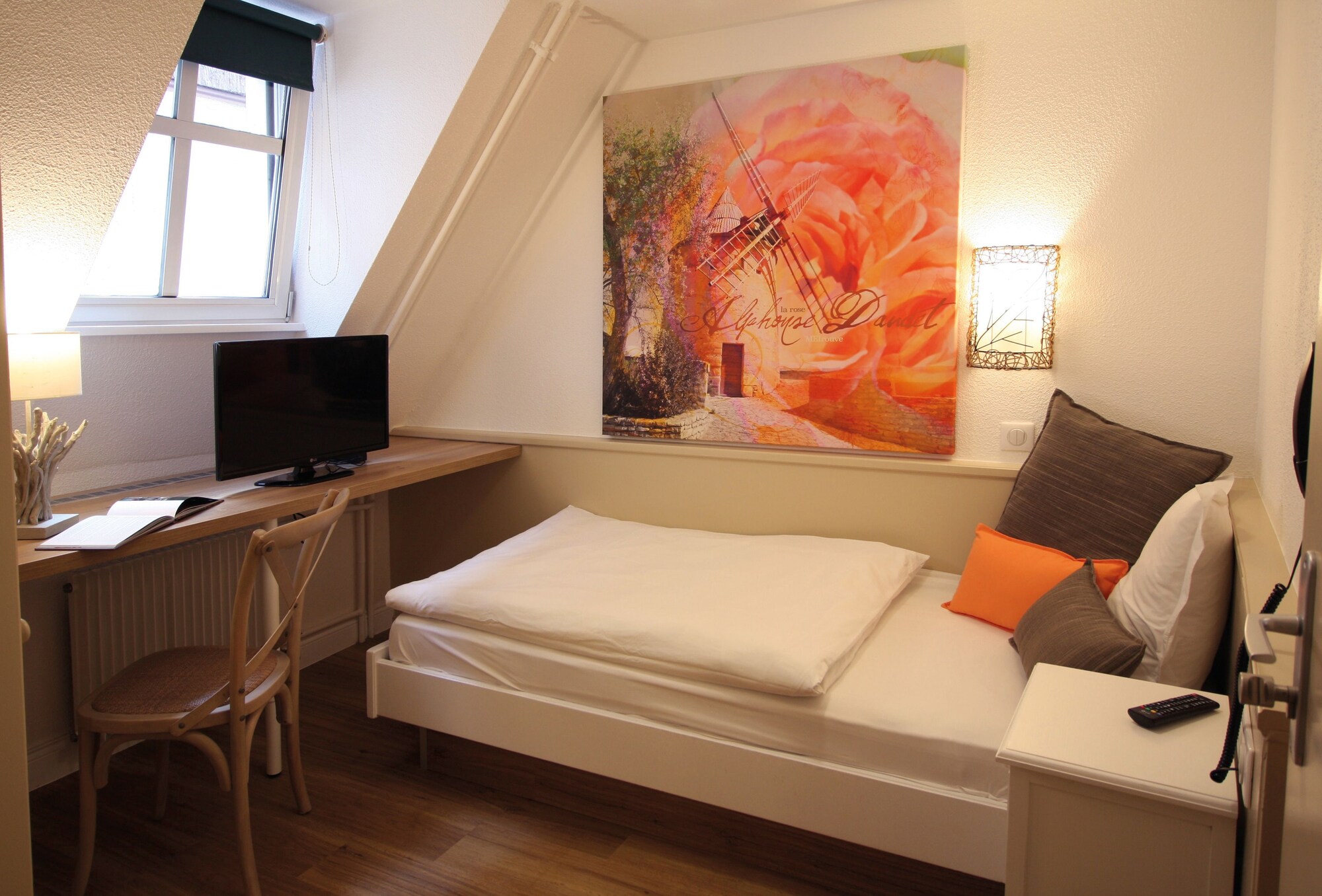 غرفة كلاسيكية مفردة بسرير فردي، Hotel Roses Ex Hotel Aux Trois Roses 3/4