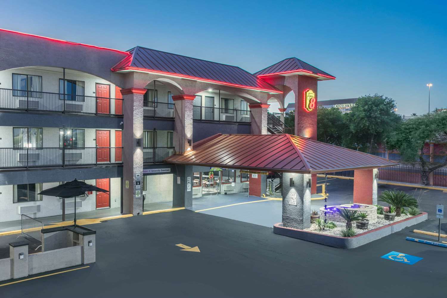 Super 8 By Wyndham Austin University/Downtown Area in AUSTIN - TX