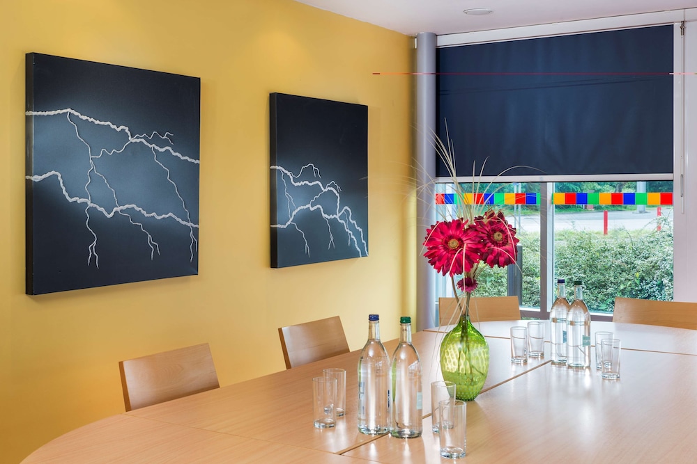 Park Inn By Radisson Birmingham Walsall 24/24