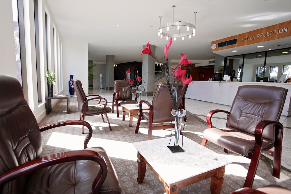 Golden Pebble Hotel 55/71