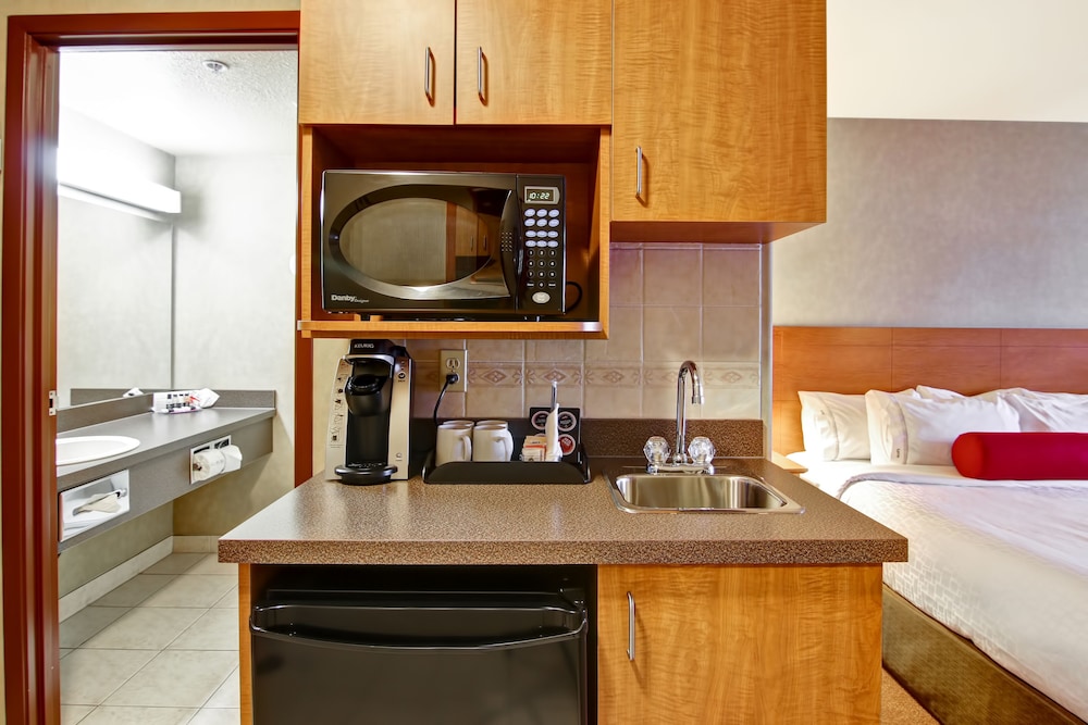 Ramada by Wyndham Ponoka 39/39