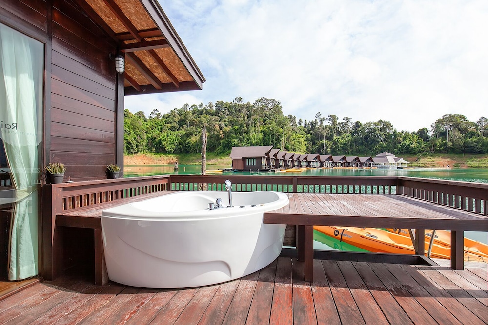 500 Rai Khao Sok Floating Resort 10/68