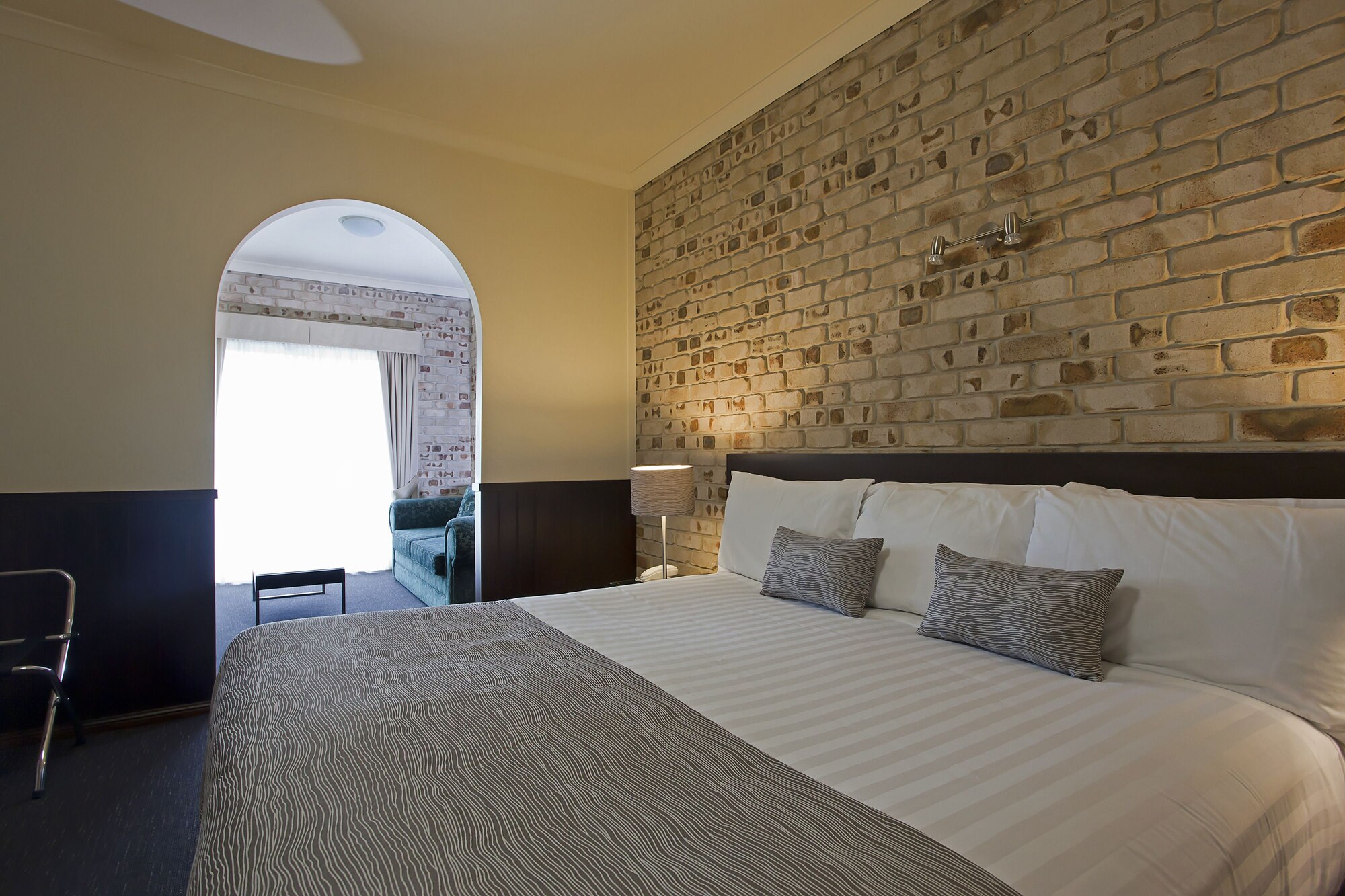 SPA, SUITE, KING BED
