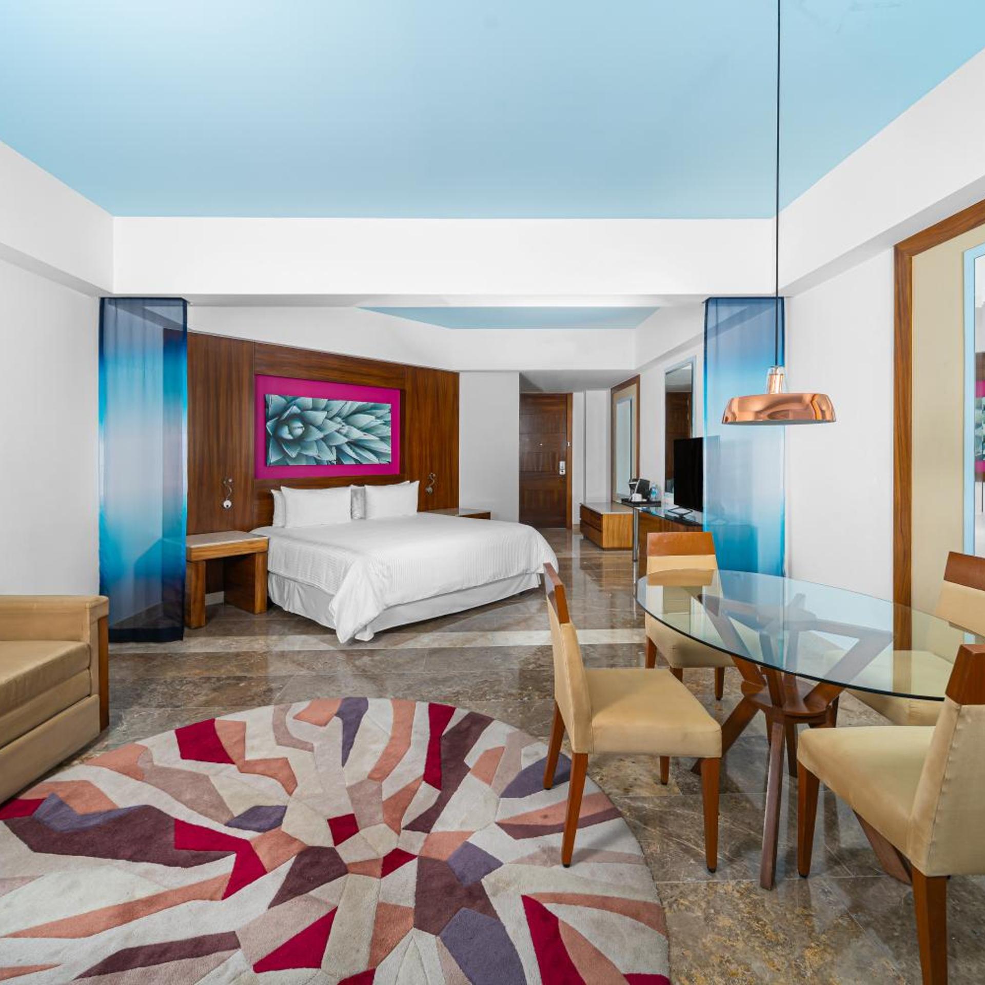 Altitude, Governor, Suite, King Bed, Ocean View