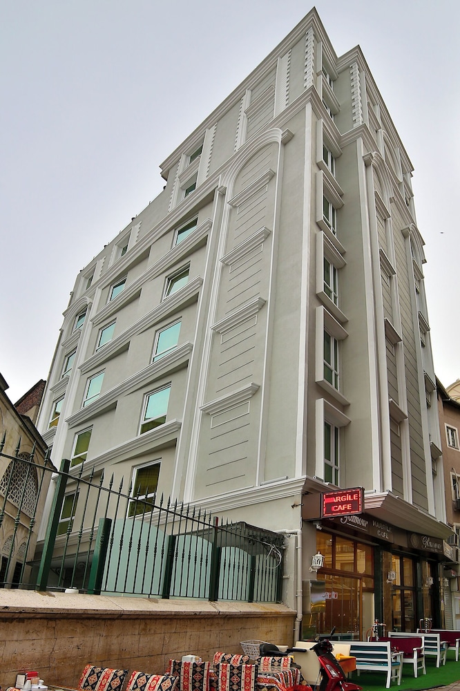 Glamour Hotel 1/49