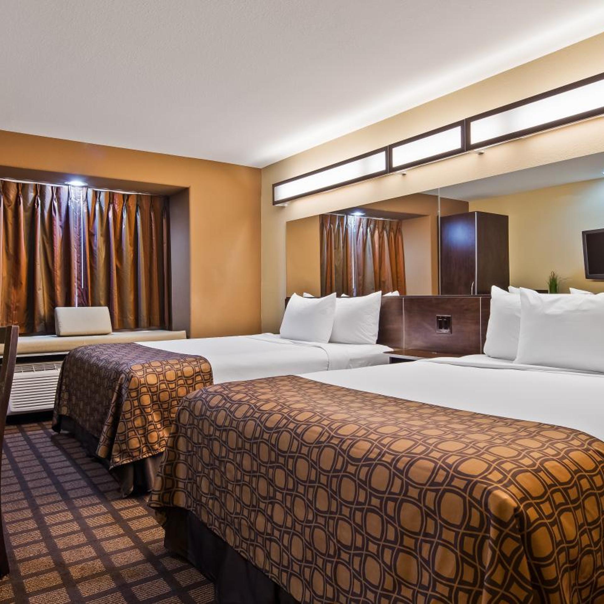 Room, 2 Queen Beds, Bathtub, Accessible, Microtel Inn and Suites By Wyndham Round Rock 5/7