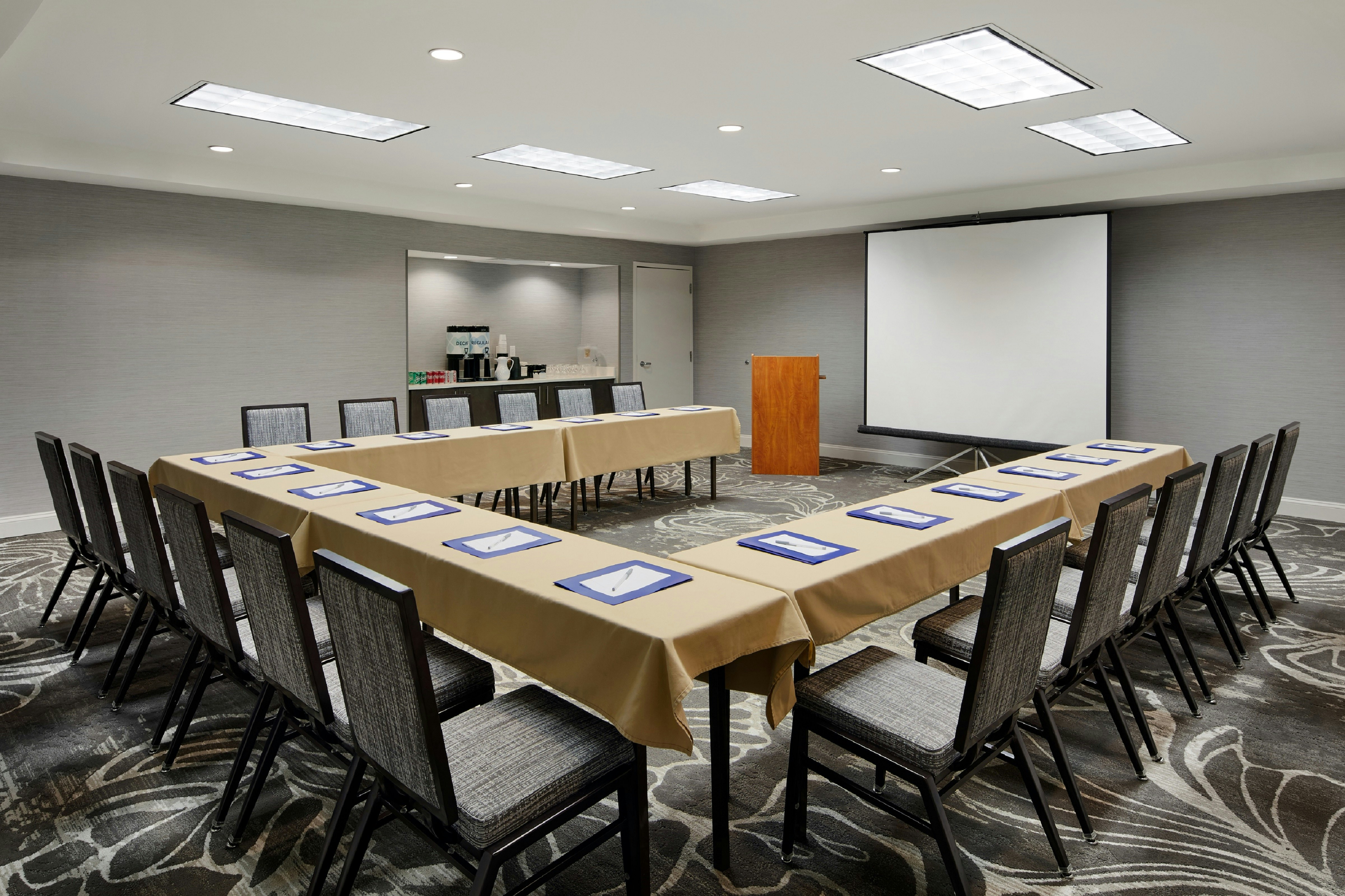 Hilton Garden Inn Cincinnati Northeast 38/44