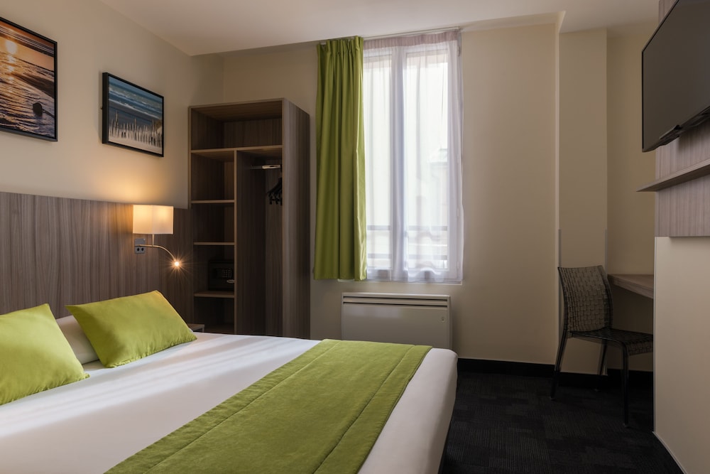 ROOM, DOUBLE BED