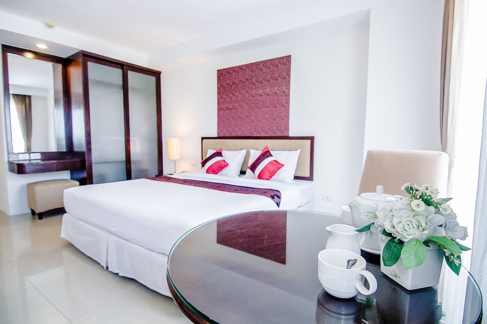 Romance Hotel Srinakarin 41/80