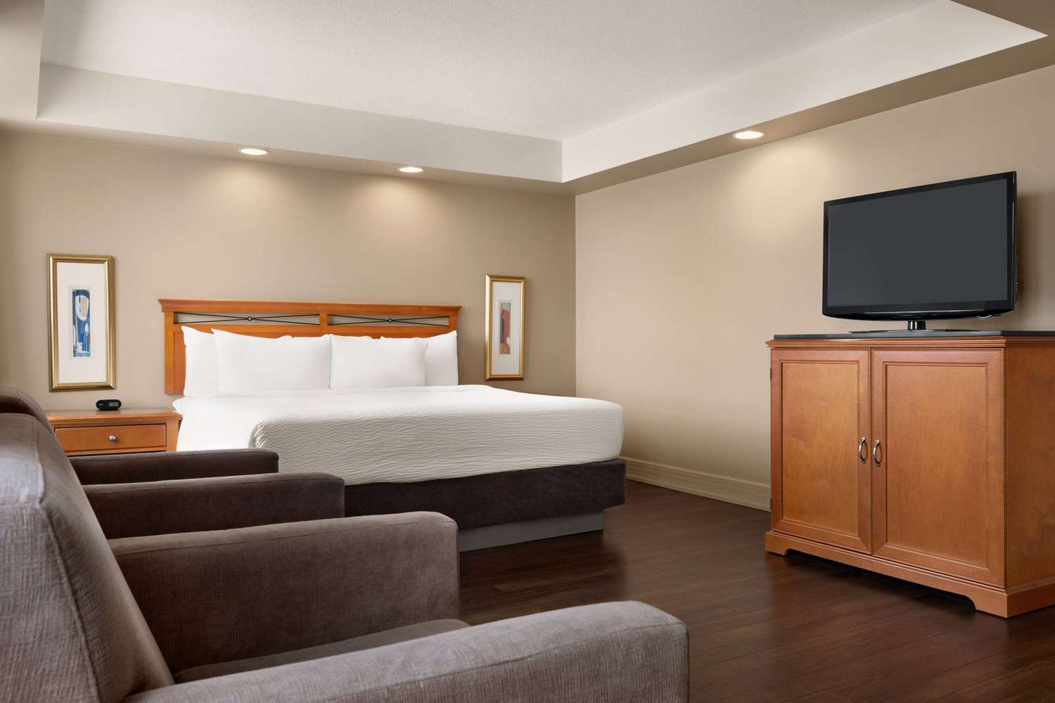 Royal Hotel Calgary, Trademark Collection by Wyndham 10/27