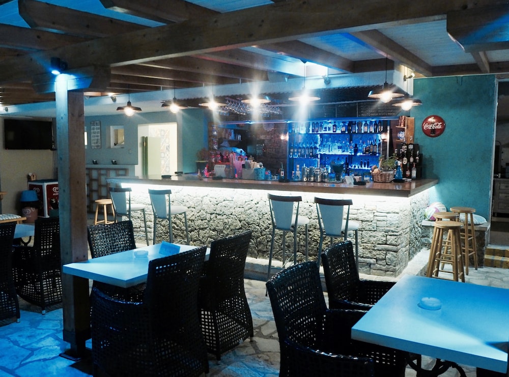 Paloma Blanca Hotel 40/55