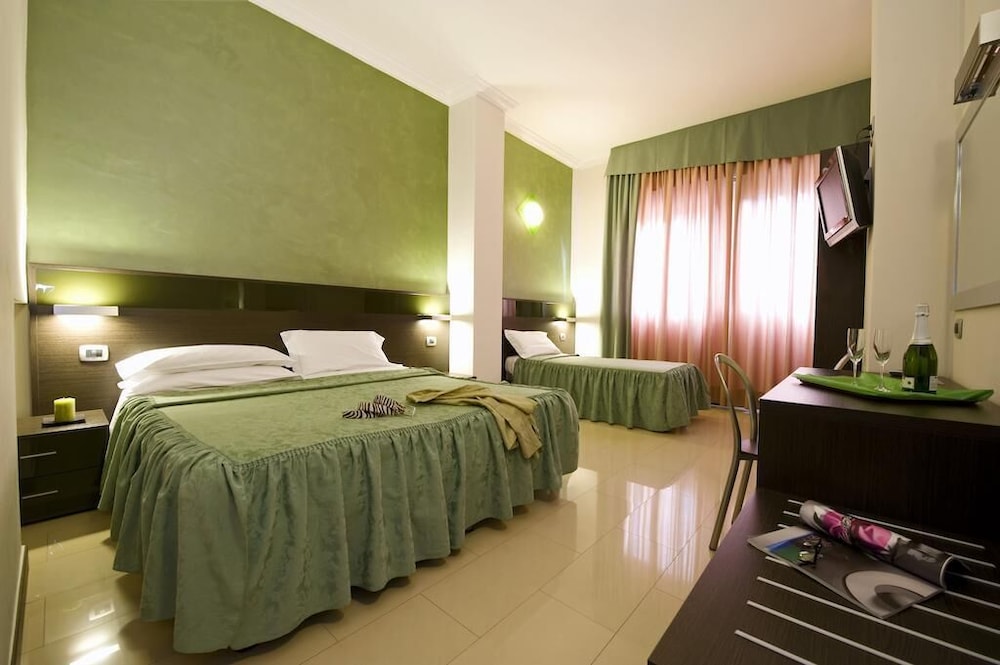 HOTEL IDEALE 19/44