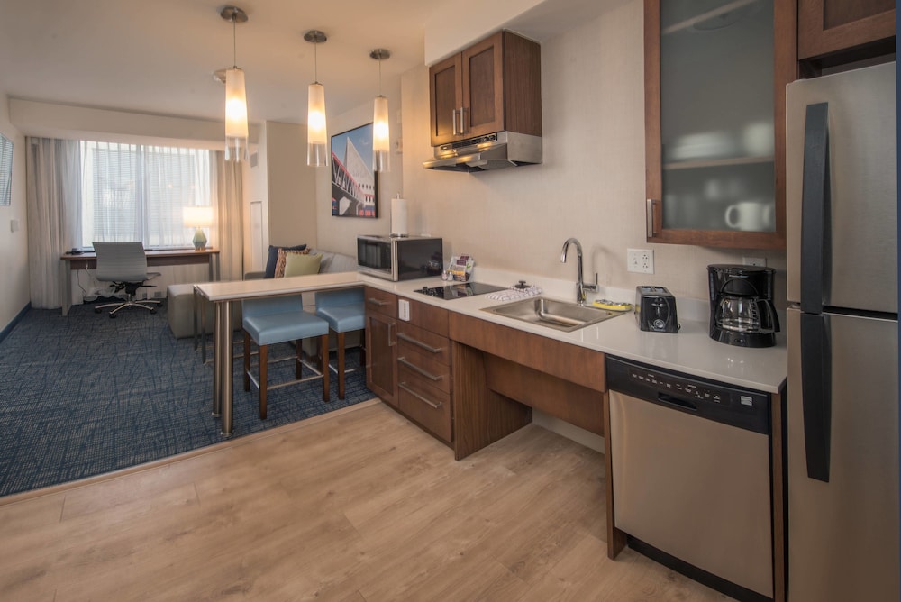 RESIDENCE INN BALTIMORE AT THE JOHNS HOPKINS MEDICAL CAMPUS 41/54