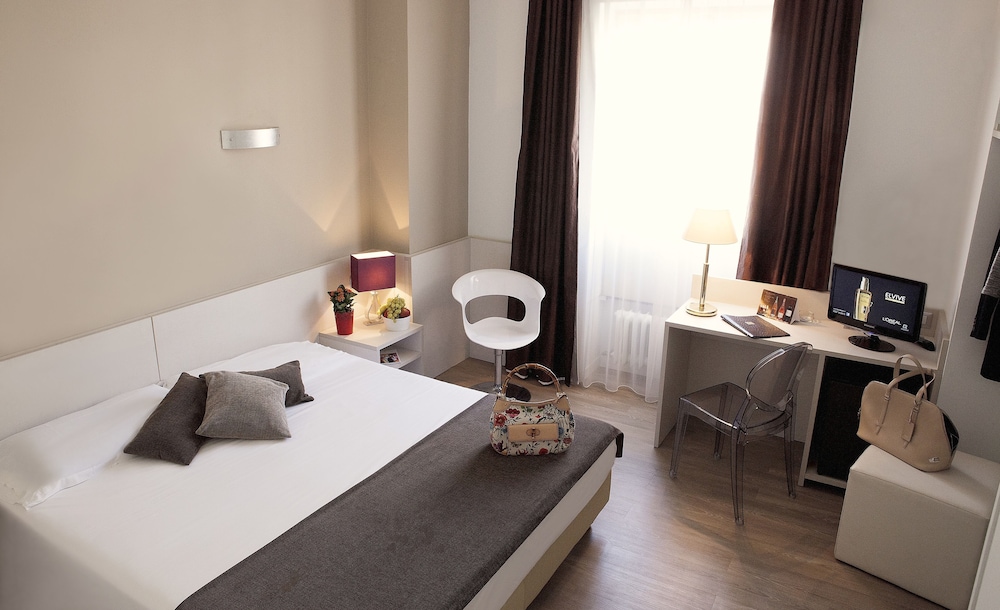 STANDARD, DOUBLE OR TWIN BED