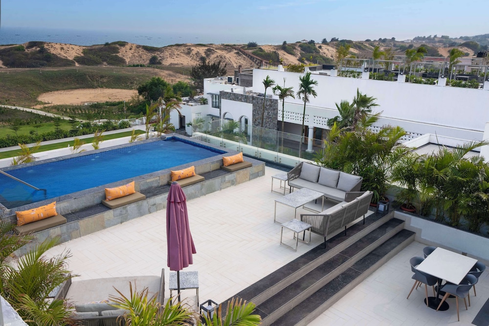 Pramod Lands End Resort, a member of Radisson Individuals 37/65