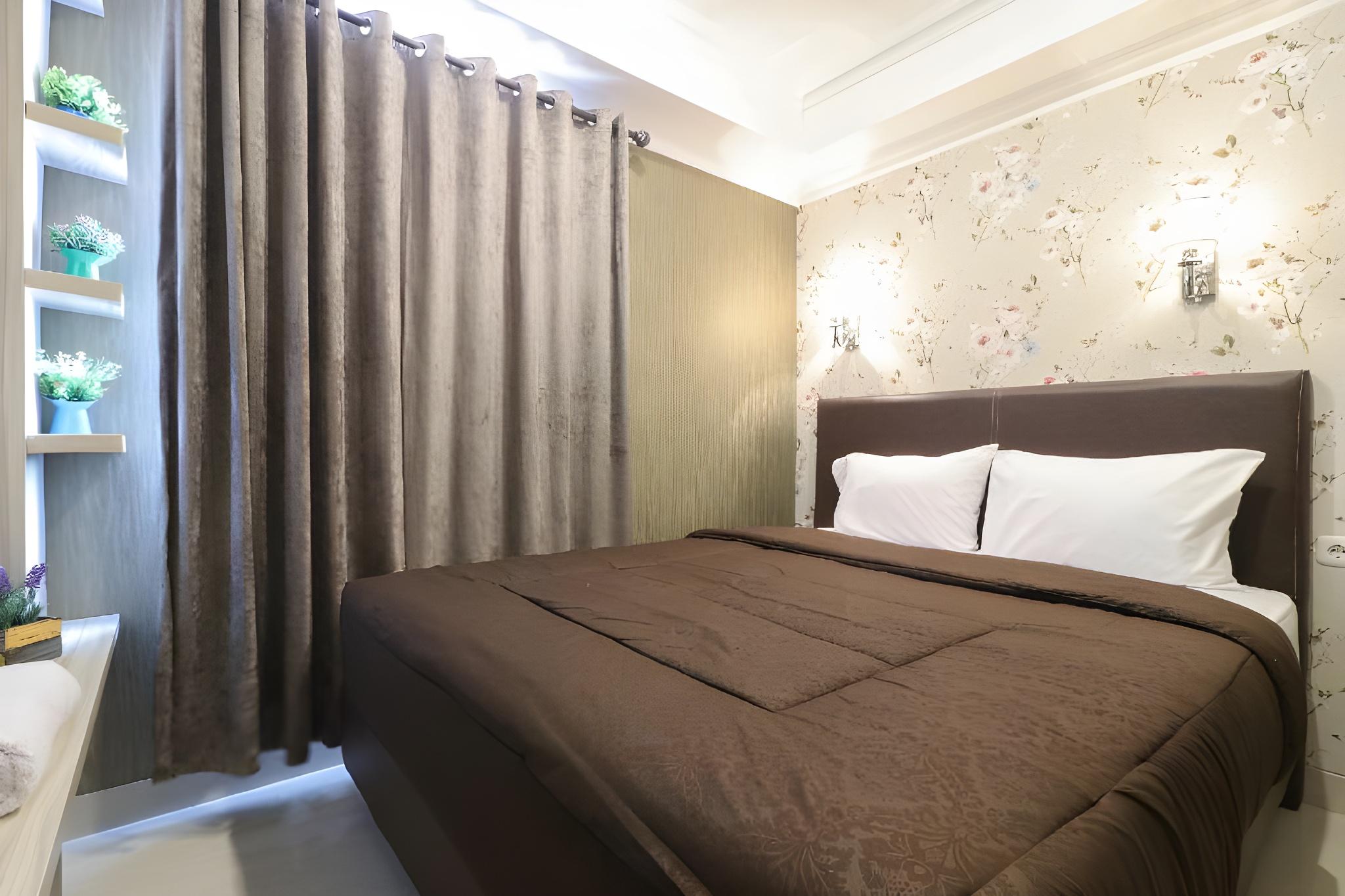 Smart, Queen Bed