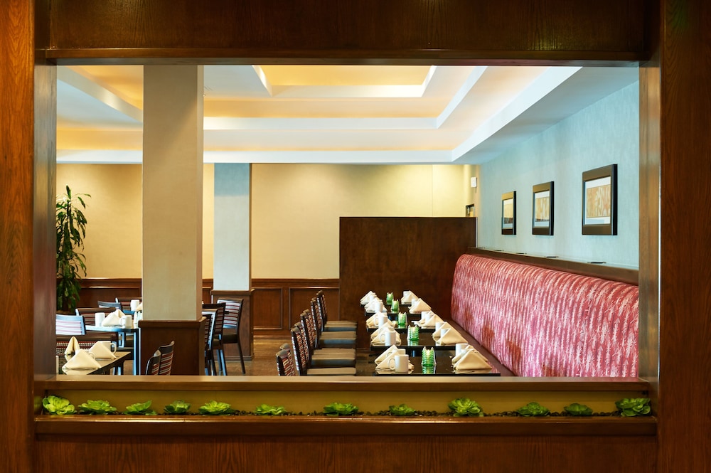 DoubleTree by Hilton Buena Park 43/57