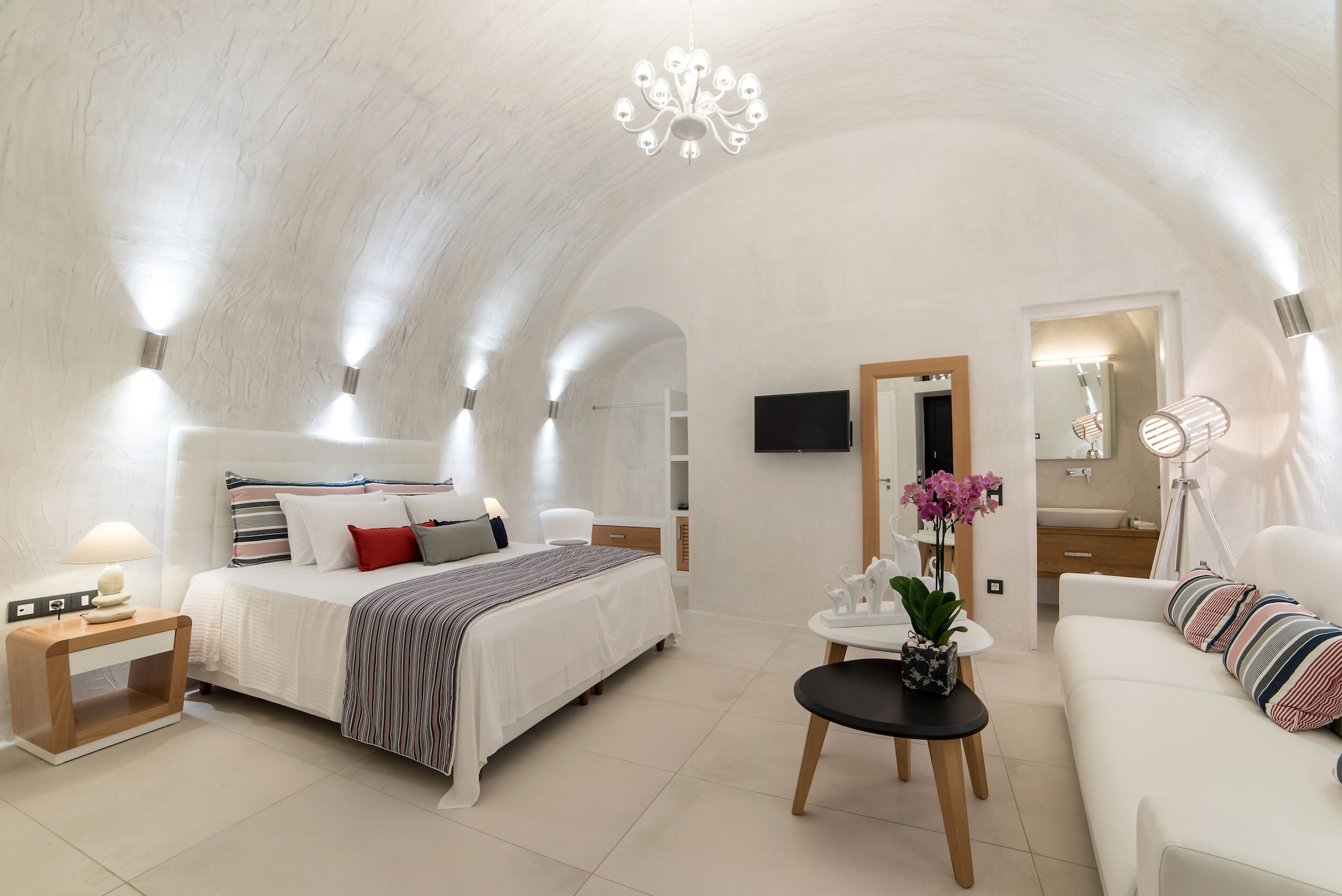 جناح سوبيريور بسرير كينج بحوض جاكوزي، Day Dream Luxury Suites 3/3