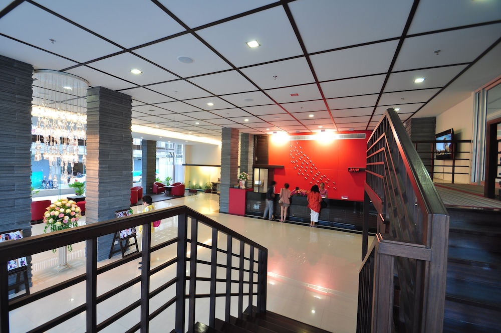 Mayflower Grande Hotel Chiang Mai 8/47