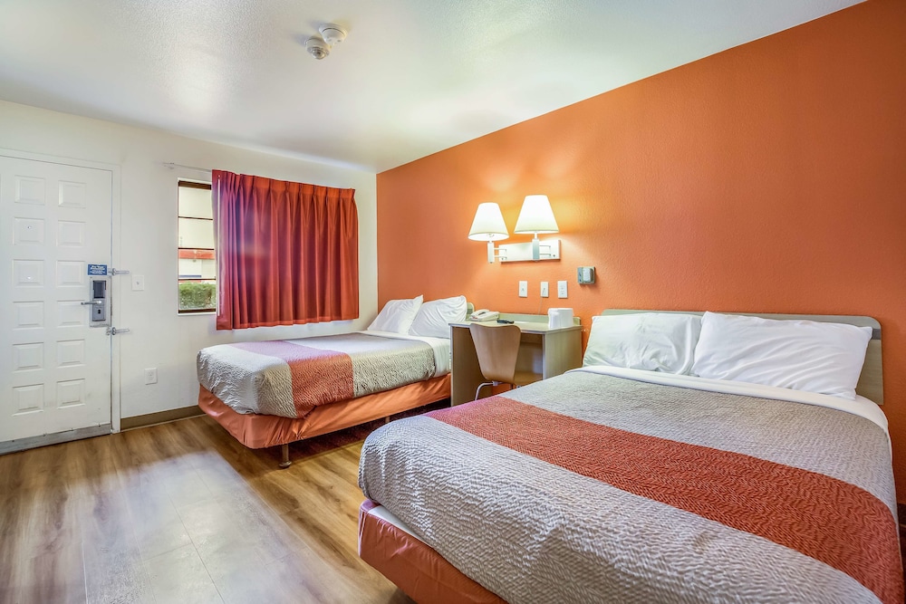 Motel6 Kingman, AZ - Route 66 East 29/63