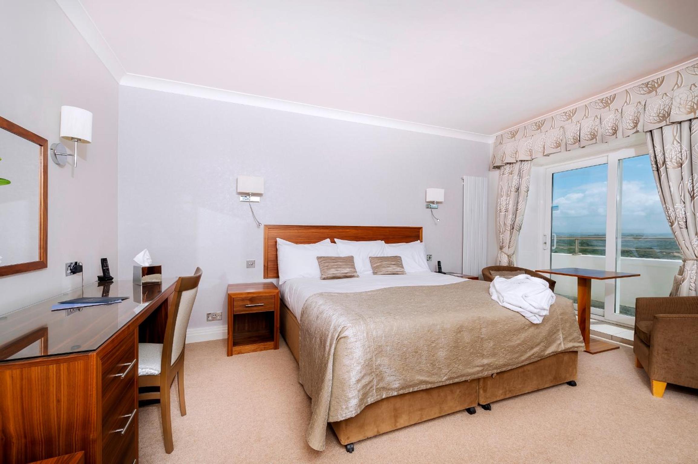 غرفة ديلوكس بسرير مزدوج أو سريرين منفصلين بإطلالة على البحر