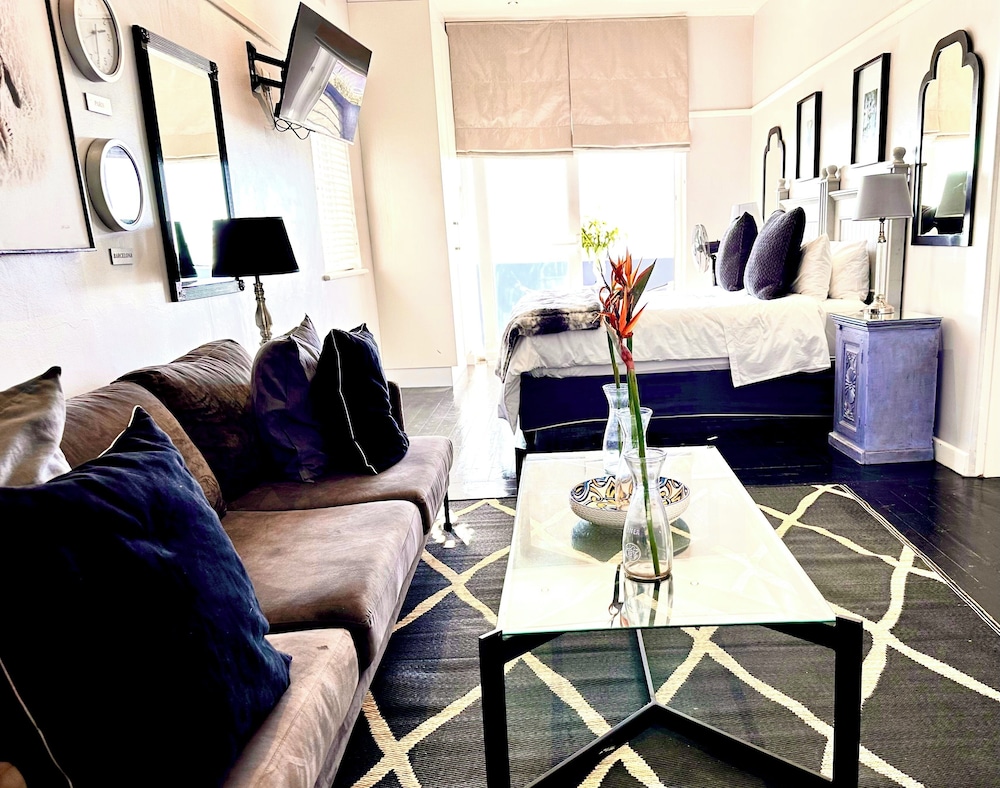 The Villa Rosa Bed and Breakfast 24/43