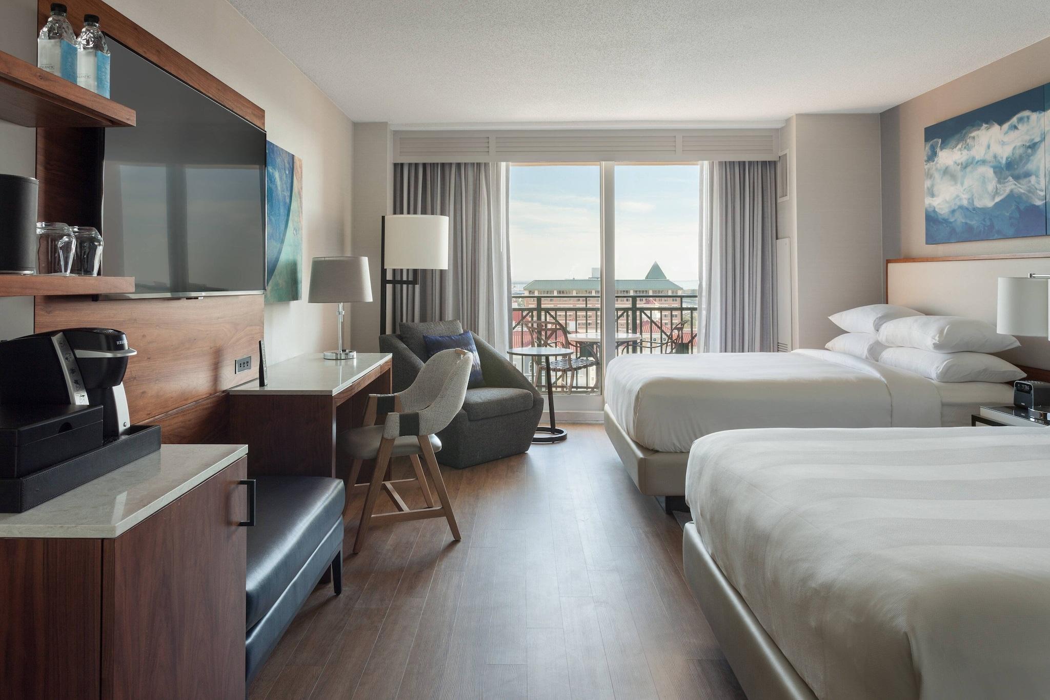 Room, Quadruple, Queen Bed, Accessible
