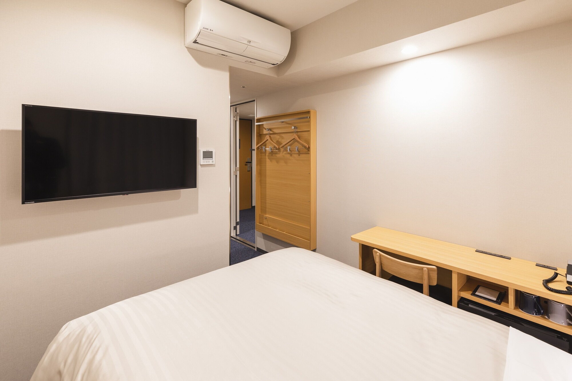 ROOM, QUADRUPLE