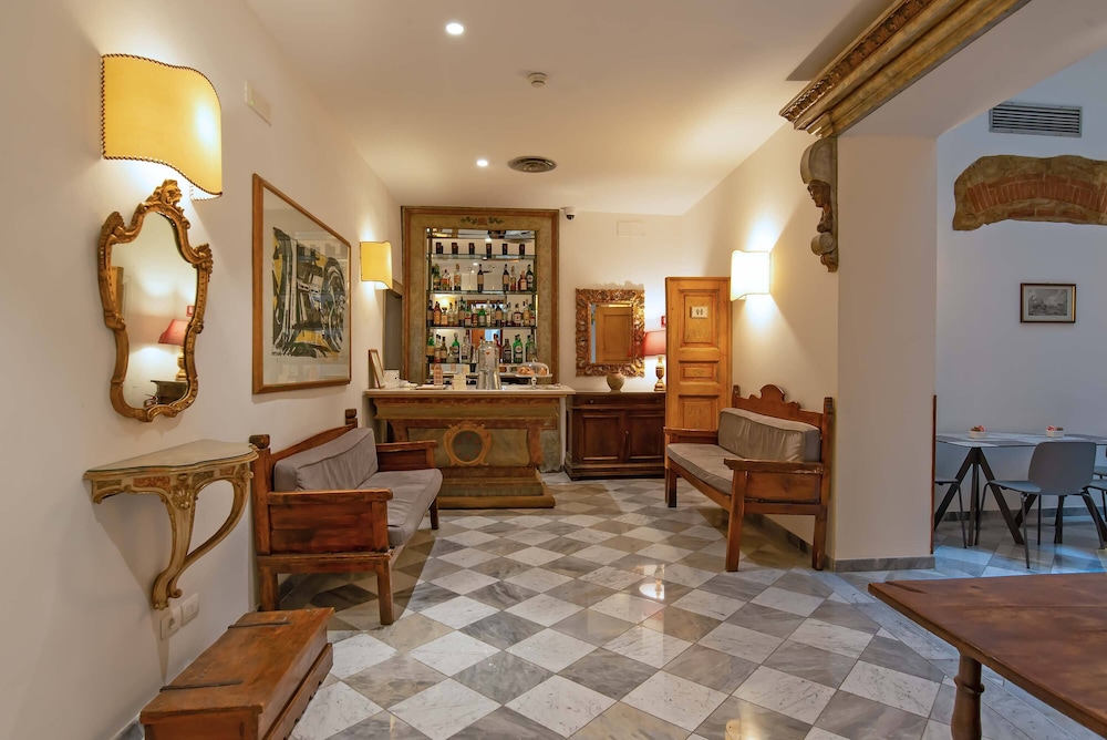 Hotel Machiavelli Palace 10/77