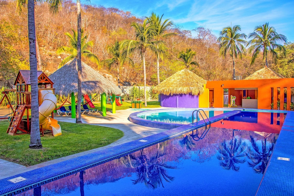 Las Brisas Huatulco 68/79