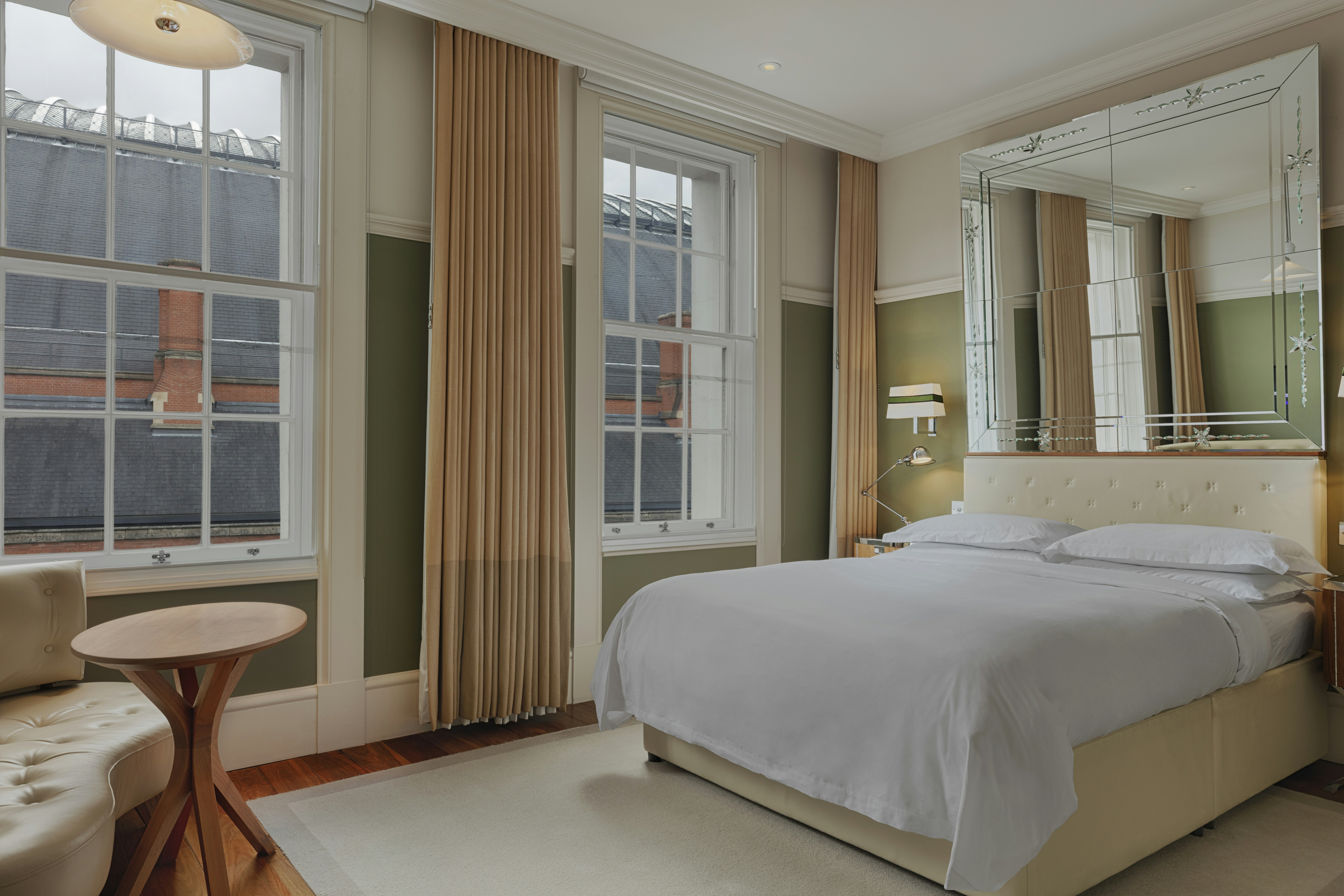 Heritage, Queen Bed