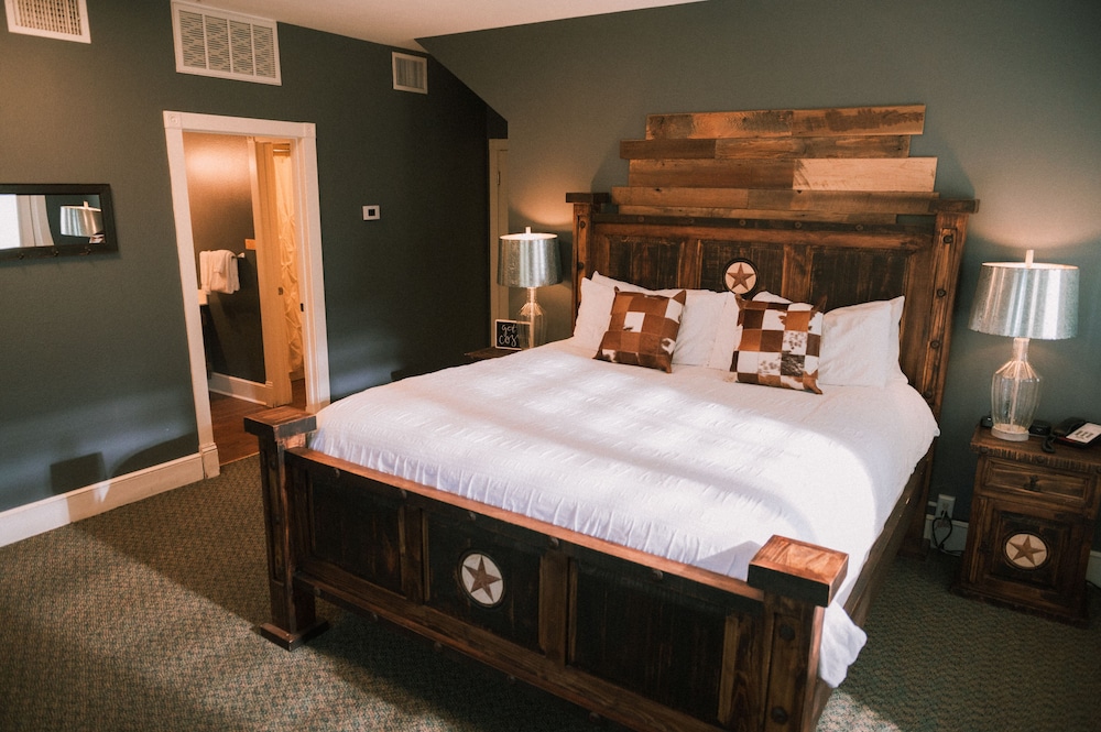 Gruene River Hotel & Retreat 7/50