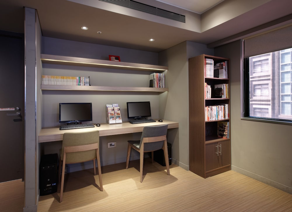 Royal Inn Taipei Linsen Huashan 1914 Creative Park 43/58